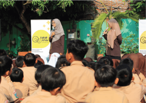 Hana Maulida dan tim
